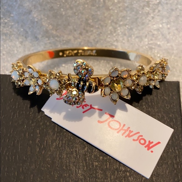 Betsey Johnson Jewelry - Betsey Johnson Bee bracelet